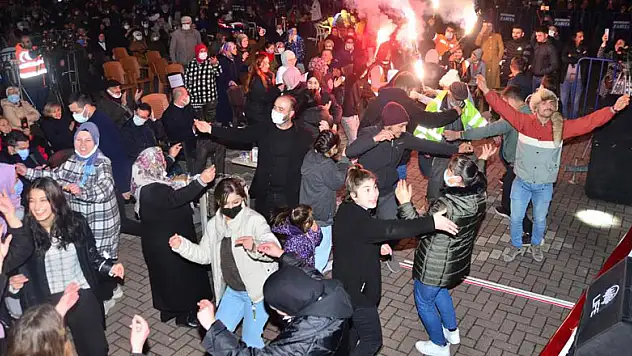 Terme'de Cumhuriyet Konseri coşkusu