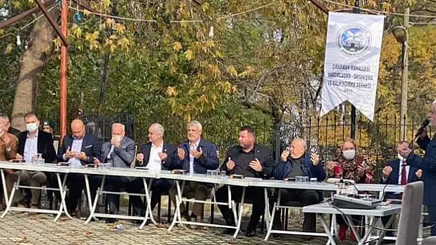 Dualar şehitler için