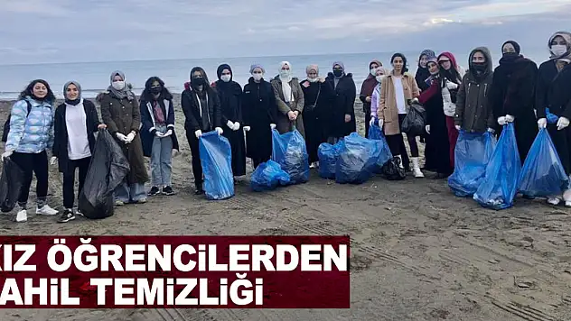 Samsun'da kız öğrencilerden sahil temizliği
