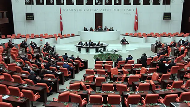 Elektrikte TRT payının kaldırılmasını öngören kanun teklifi kabul edildi