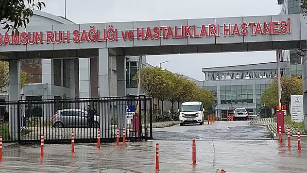 Hastanede kapı koluna kendini iple astı