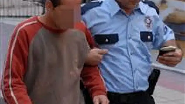 Çevreyi rahatsız eden kuaför gözaltında