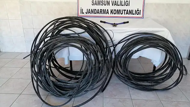 130 metre kablo çalan 3 kişi jandarmaya yakalandı