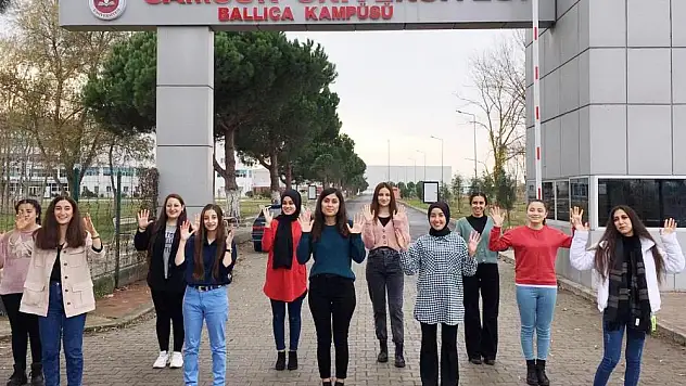 İşaret dili öğrencilerinden Engelliler Günü kutlaması