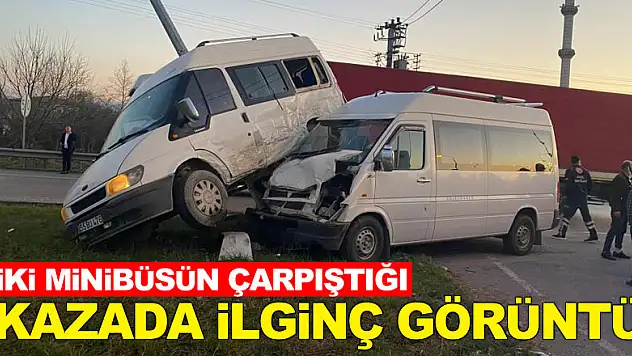 Samsun'da iki minibüsün çarpıştığı kazada ilginç görüntü