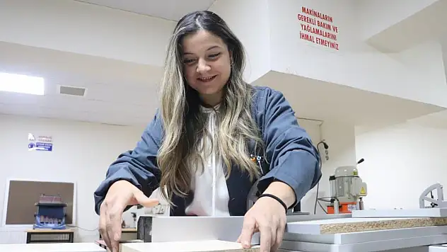 Kadın mobilya ustası, sektörün aranan elemanı oldu