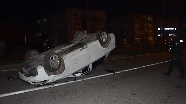 Otomobil karşı şeride geçip takla attı. 2 yaralı