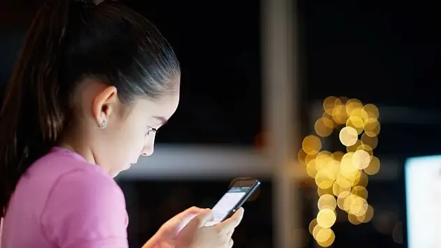 Uzmanından ebeveynlere uyarı: 'Ara tatilde çocuğunuzun ekran kullanım süresine dikkat edin'