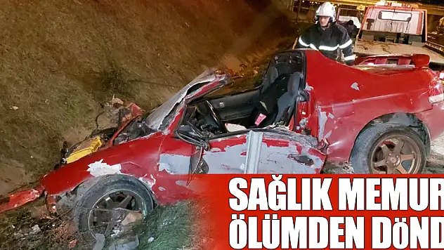 Otomobiliyle bariyere çarpan sağlık memuru ölümden döndü