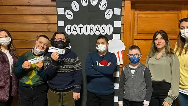 Down sendromlu çocuklara özel sinema