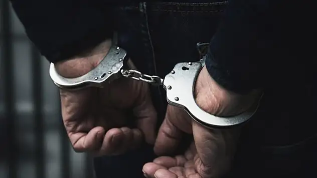 Polis 8 ayrı hırsızlık şüphelilerini yakaladı