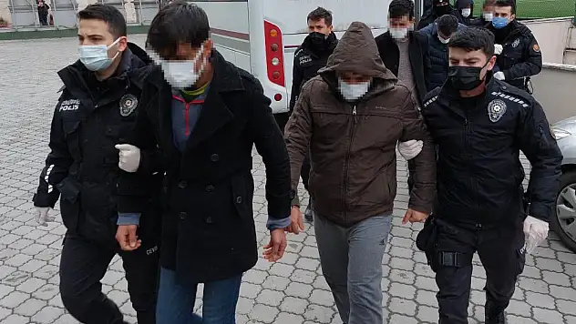 Samsun'da DEAŞ'tan 9 kişi sınır dışı, 3 kişinin sorgusu sürüyor
