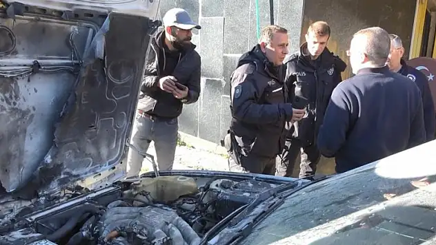 Kapalı otoparkta araç yangını korkuttu