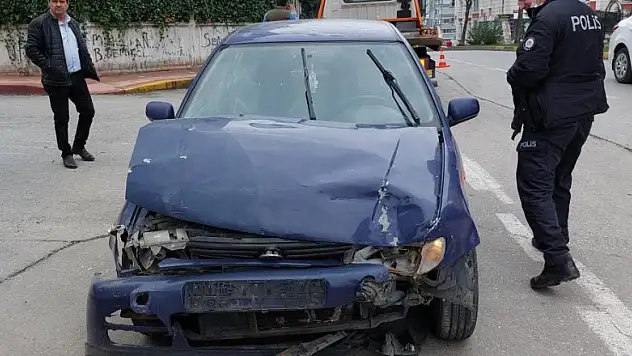 Samsun'da 3 kişinin yaralandığı kaza kamerada