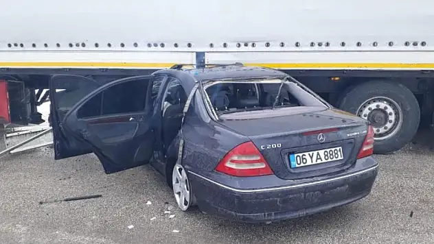 Samsun'da otomobil tırla çarpıştı: 5 yaralı