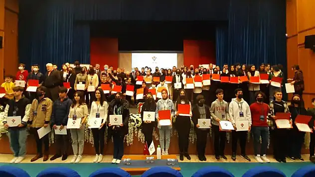 Samsunlu öğrenciler 12 kategorinin 6'sında 1.'lik kazandı