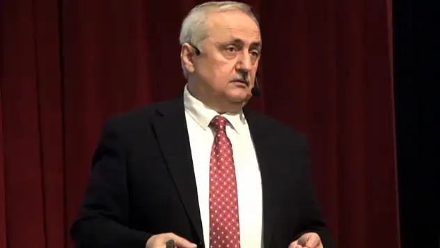 Prof. Dr. Demir: 'Bundan 30 yıl sonra Karadeniz'de fındık ve çay yerine pamuk ekeceğiz'