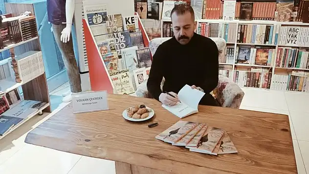 İkinci bilim-kurgu romanını çıkaran Samsunlu polise senaristlik teklifi