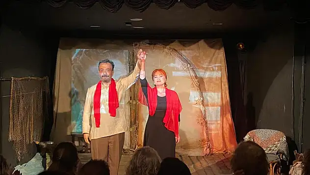 Dil Yurdu 'Kuyunun Dibindeki Taş' Türkiye genelinde sahnelenecek