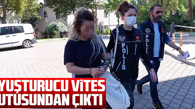 Narkotik dedektör köpeği uyuşturucuyu vites kutusunda buldu: 2 gözaltı