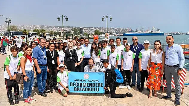 Bursa ve Antalya'dan gelen öğrenciler Samsun'u gezdi