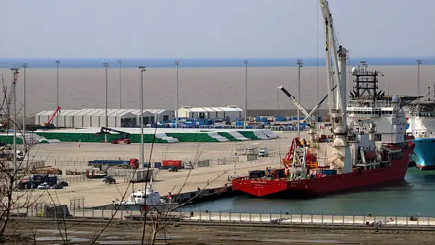 Türkiye tarihinin en büyük keşfinde ilk borular döşeniyor