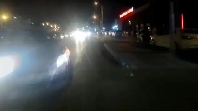 Bisikletliyle giderken otomobil çarptı: O an kamerada