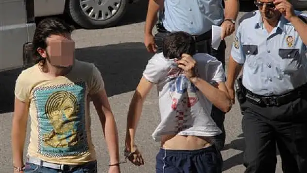 2 Genç Adliyeye sevk edildi