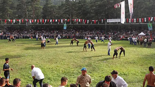 16. Kunduz Yağlı Güreşleri'nin başpehlivanı Mustafa Taş oldu