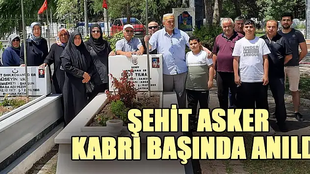 Şehit asker kabri başında dualarla anıldı
