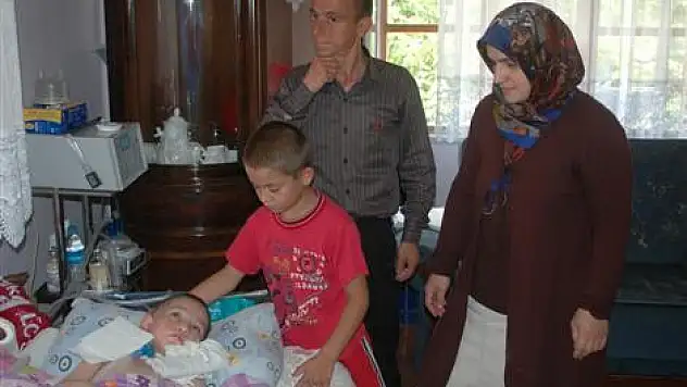 Selim hayata tutunmaya çalışıyor