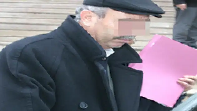 Eşini ve oğlunu bıçaklayan imama 8 yıl