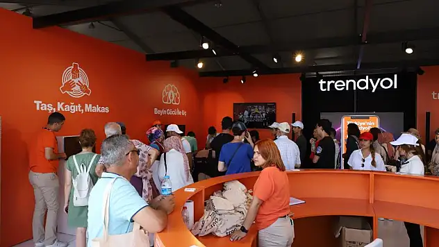 TEKNOFEST'te yer alan Refik Anadol sergisine ilgi