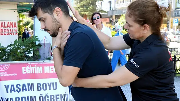 Yetişkin ve çocuklara ilk yardım eğitimi