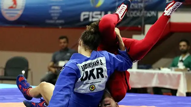 Dünya Üniversiteler Dövüş Sporları Kupası Samsun'da başladı