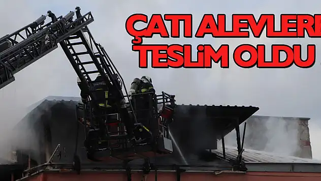 Samsun'da çatı alevlere teslim oldu
