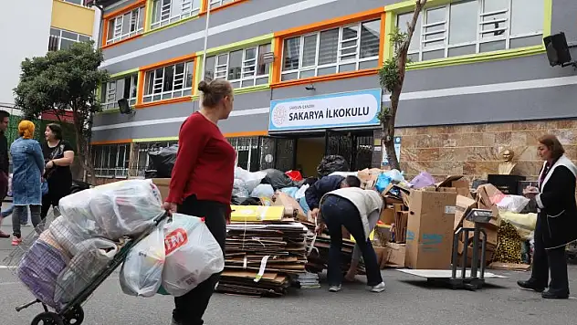Okulda atık seferberliği: Veliler birbiriyle yarışıyor