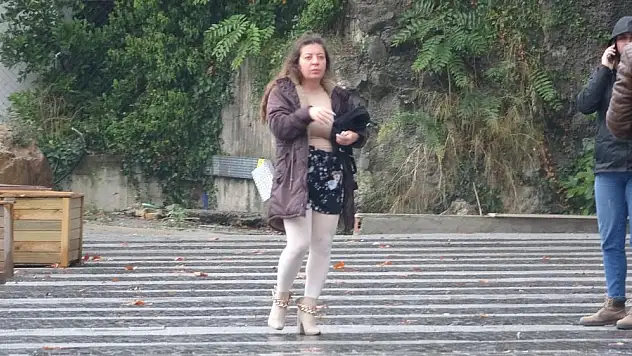 Kandil gecesi camide hakaretler yağdıran kadın adliyede