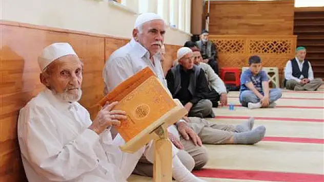 ŞEHİTLER İÇİN MEVLİT OKUTULDU