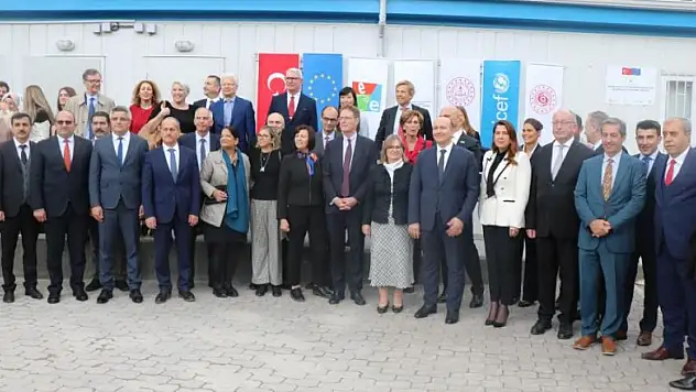 AB destekli prefabrik okul öncesi sınıflar, büyükelçilerin katılımıyla açıldı