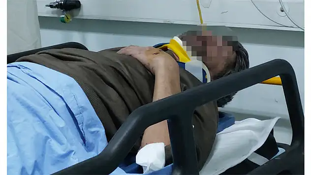 Üzerine çatı çöken işçi hastanelik oldu