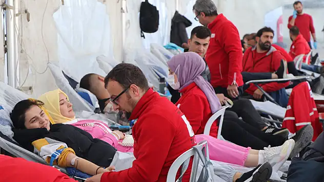 Kan bağışında Türkiye rekorları bulunan okuldan yeni bağış kampanyası