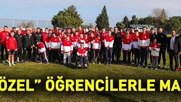Özel öğrenciler Samsunsporlu futbolcular ile maç yaptı