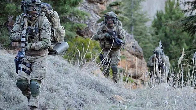 Teröristlere rahat nefes almak yok! 12 PKK'lı daha etkisiz halde
