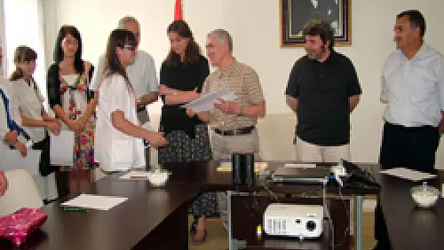 TÜRK hekimlerin yabancı hekimlere eğitim