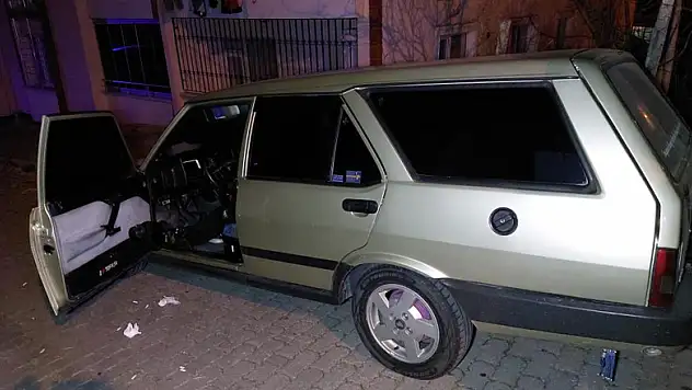 Müzik sesine giden polis, aracın içinde 19 yaşındaki genci vurulmuş halde ölü buldu