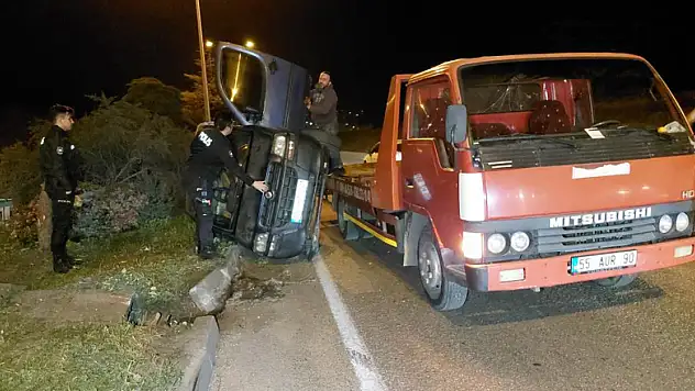 Samsun'da hafif ticari araç devrildi: 1 yaralı
