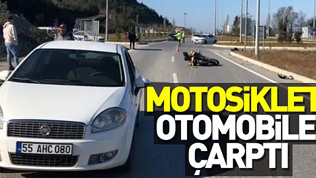 Motosiklet otomobile çarptı: 2 yaralı
