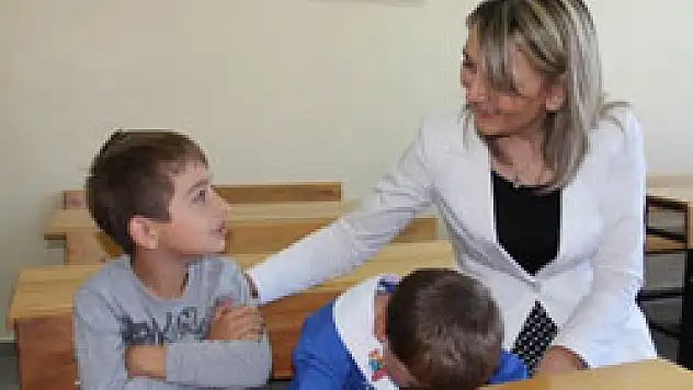 Koç, miniklerin gözyaşlarını sildi