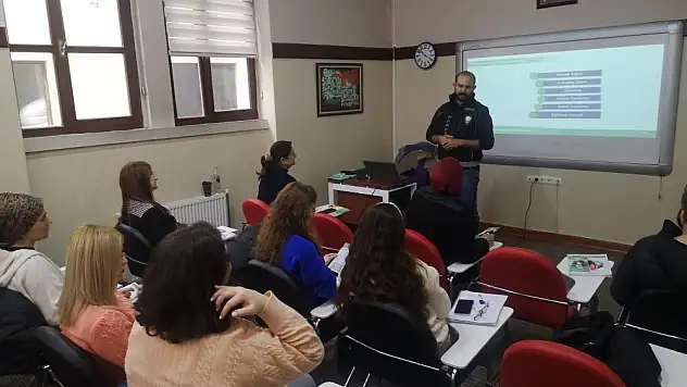 337 anne ve anne adayına 'En İyi Narkotik Polisi Anne' eğitimi